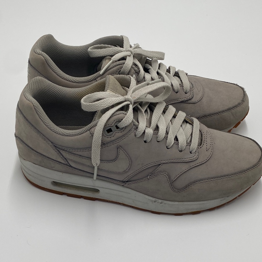 Nike Air Max Men's Suede Gray Sneakers Size 8